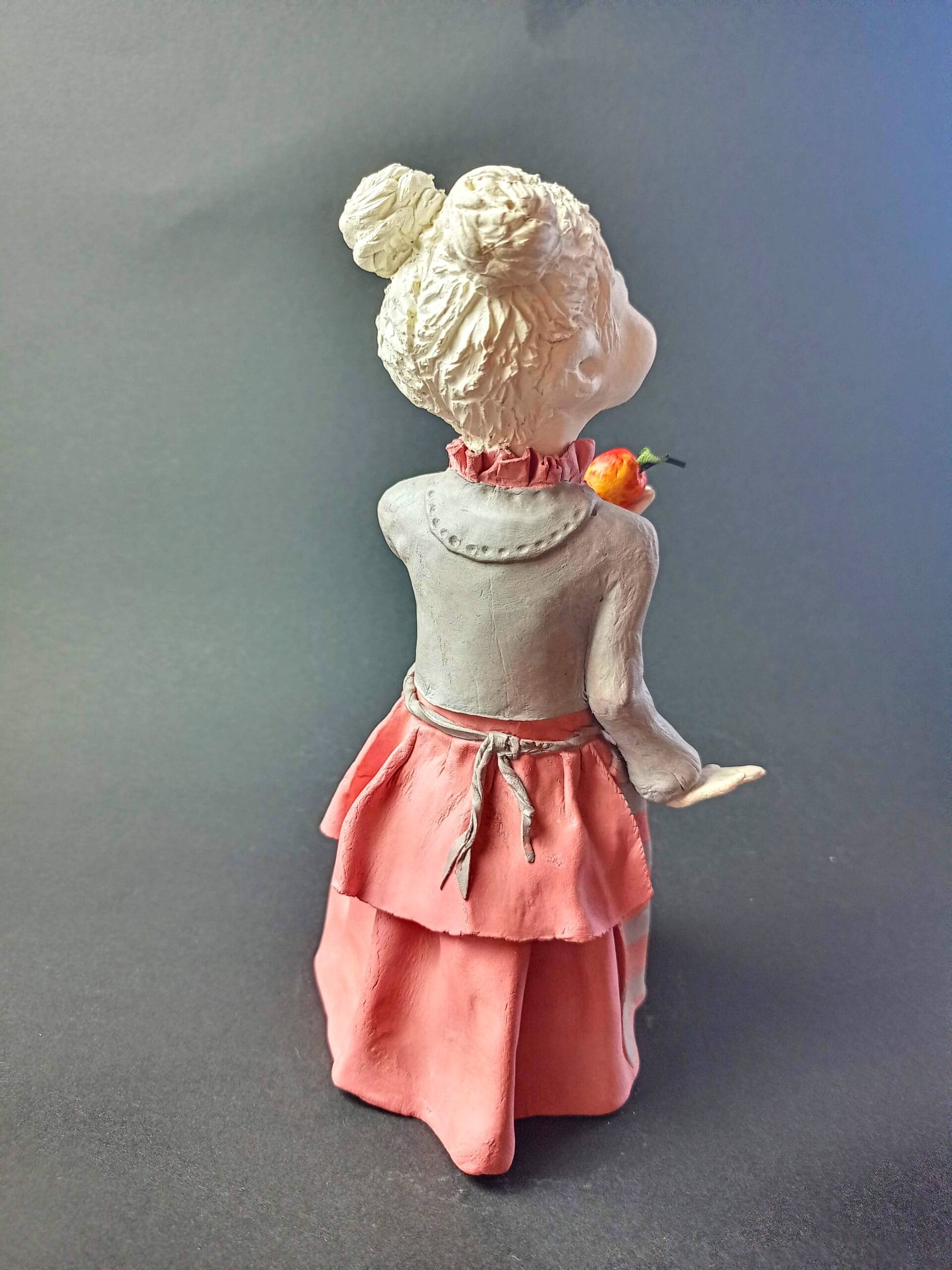 Leliu_sodas_interjerines_leles_ranku_darbo_leles_kolekcines_leles_lele_Name_statulele-1